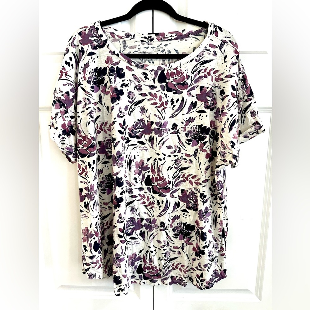 Maurice’s 24/7 floral soft t-shirt new w/o tags size 3X